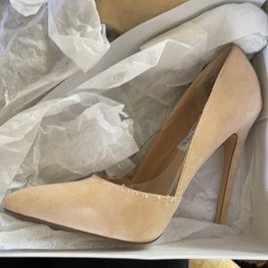 New Never-Worn Steve Madden Wileen Pump Nude Suede